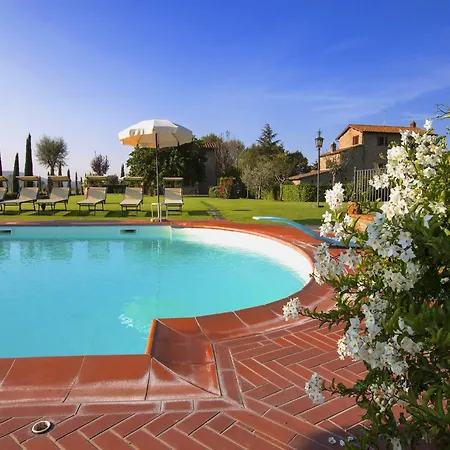 Near With Swimming Pool קורטונה